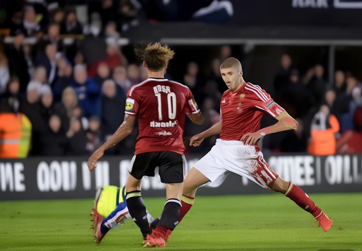 切尔西曼城英超4-4对攻盛宴映衬曼联进攻乏力，哈兰德双响难掩红魔尴尬